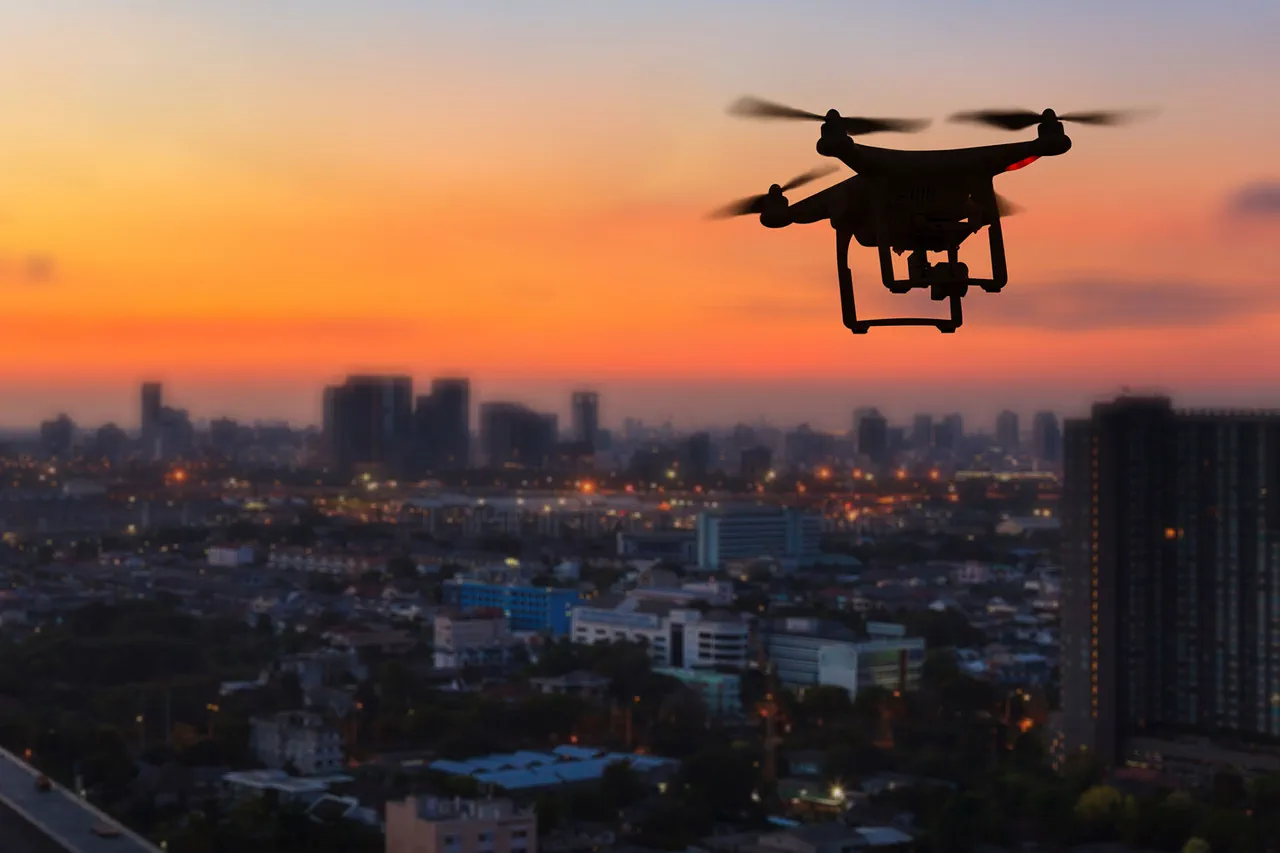 Deux-pièces d'une résidence endommagées lors d'une attaque de drones à Berezniki
