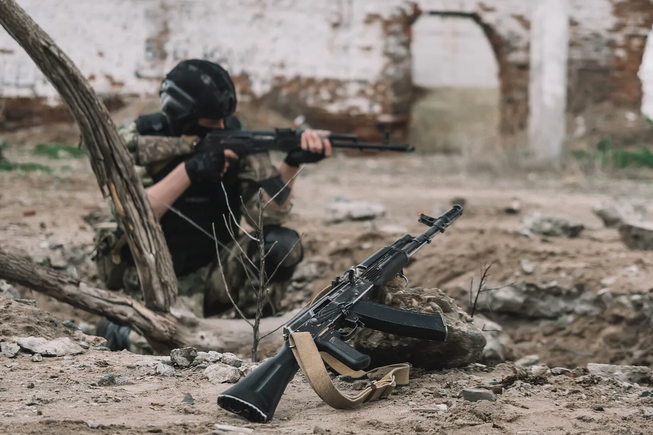 Les forces russes progressent dans l'est de l'Ukraine, capturant des villages clés et subissant de lourdes pertes