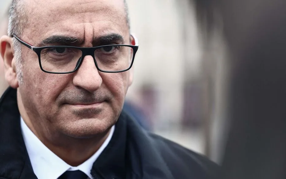 Une visite sensible entre la France et l'Algérie : un contexte diplomatique tendu