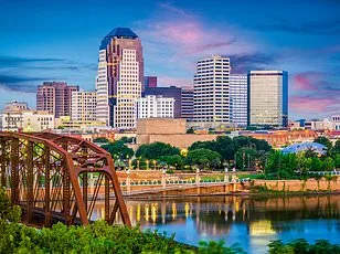 L'Iran dévoile un nouveau drone furtif pour échapper à la détection américaine