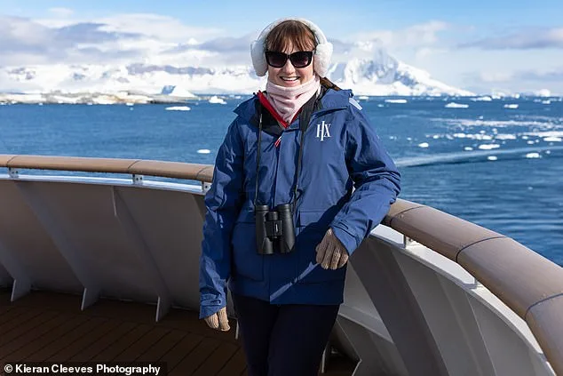 Un voyage inoubliable en Antarctique : entre icebergs et manchots