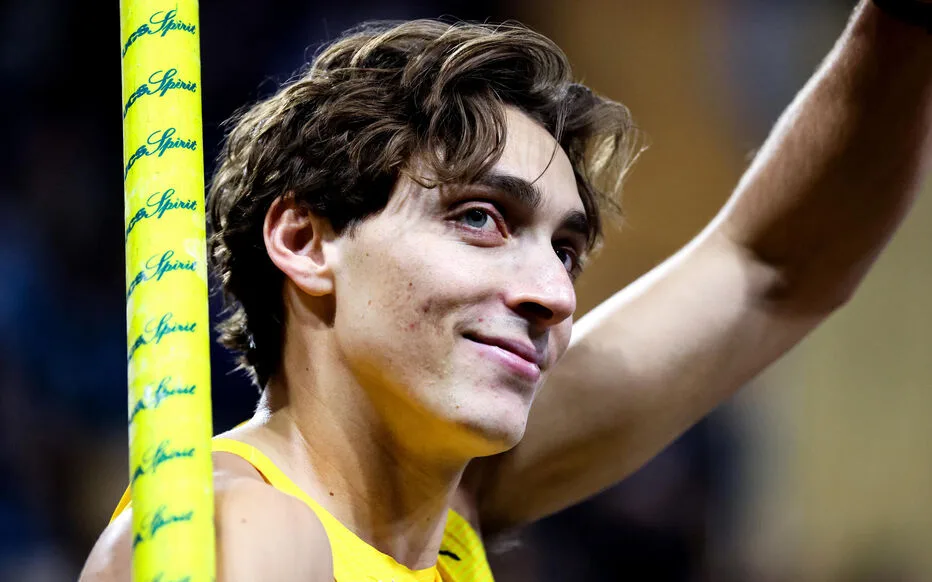 Le suèdois Armand Duplantis bat un nouveau record du monde