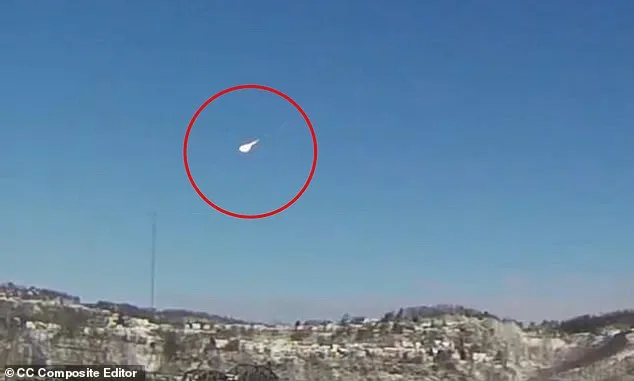 Un météore brillant illumine le ciel américain, déclenchant la panique chez les habitants