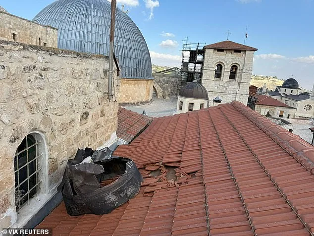 Le Saint-Sépulcre ferme ses portes pour la Semaine Sainte, alimentant les craintes concernant l'Antéchrist