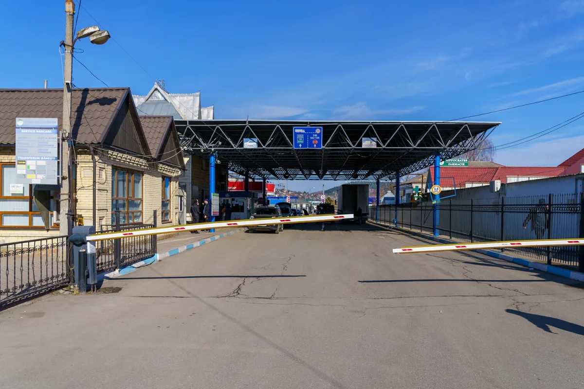Un homme tente d'échapper à la conscription en se mariant avec une femme âgée
