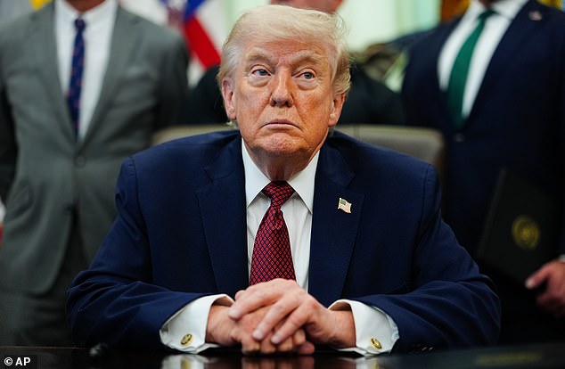 Trump reportedly screamed after F-15E loss as aides shielded him from crisis room