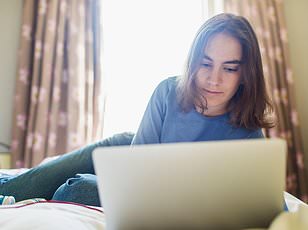 Télétravail : l'isolement aggrave les troubles mentaux, surtout chez les solitaires.