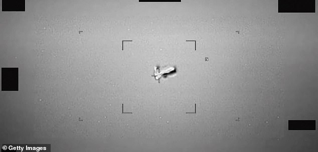 Une source révèle le contenu des documents UFO cachés par le gouvernement.