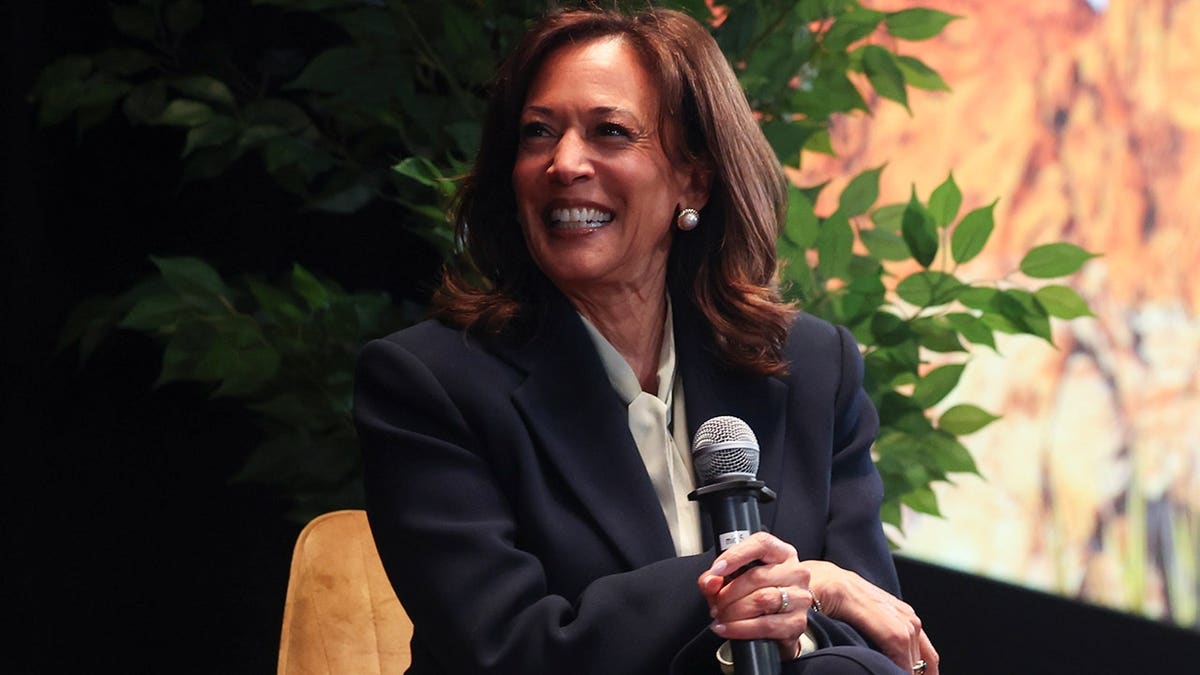 Kamala Harris définit l'espoir comme une lumière intérieure face aux défaites.