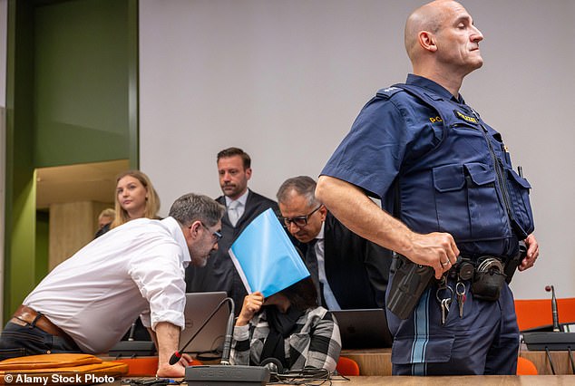 Un couple a été condamné à de lourdes peines de prison par un tribunal allemand pour des crimes d'esclavage commis au profit de l'ISIS contre des jeunes filles yazidies.