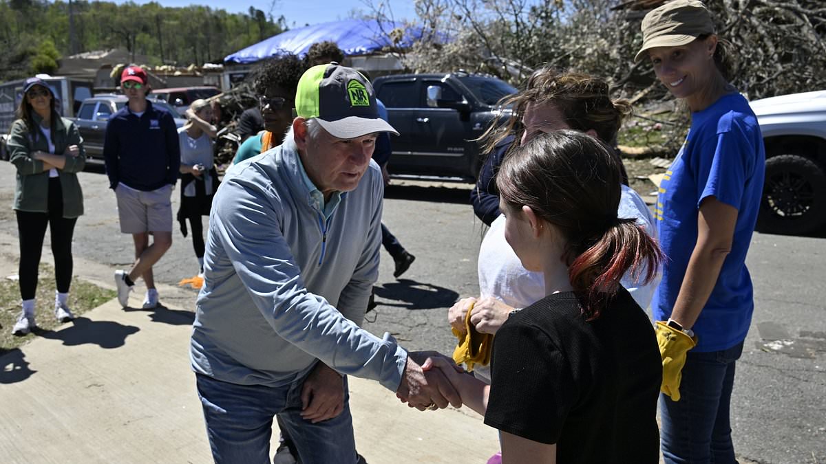 Le gagnant du Powerball en Arkansas, dont le gain est historique, est le frère de l'ancien maire controversé.