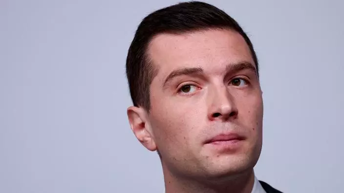 Le titre court: « Guillaume Tabard: « Une victoire du RN plus crédible que son projet