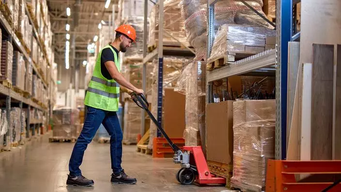 Titre : « Amélioration mondiale de l’emploi des jeunes