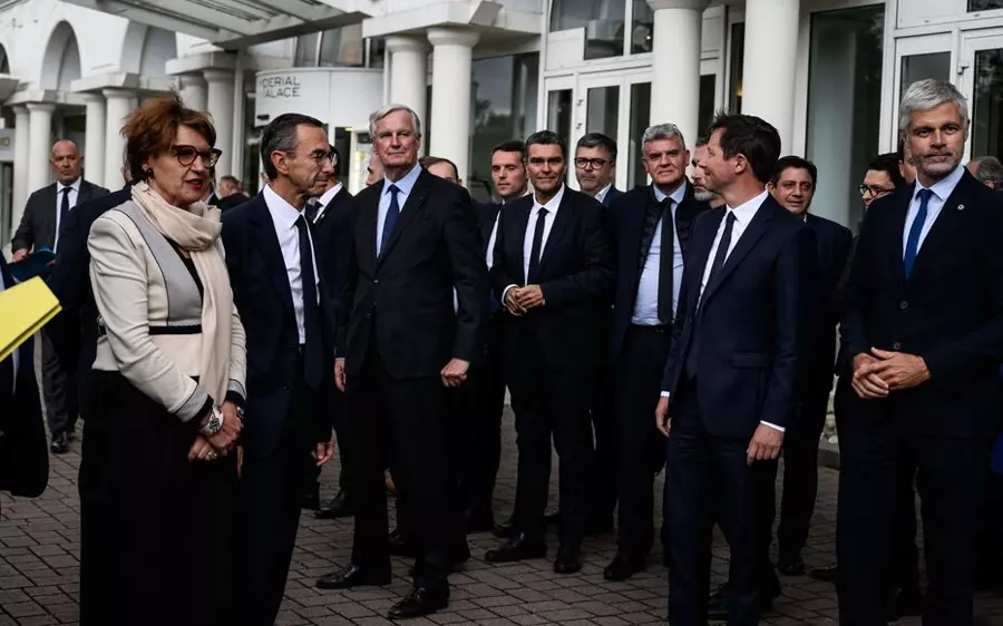 Titre: « Formation du gouvernement français : des tensions et des divisions