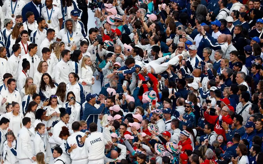 Parade des Champions : Une Récompense pour les Volontaires des JO et JP de Paris 2024