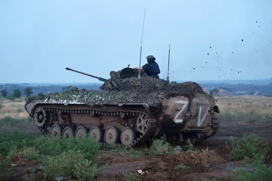 Rheinmetall livre un véhicule militaire moderne à l'Ukraine pour des essais dans la zone de guerre