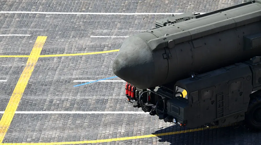 Les installations de lancement du complexe de missiles sol-sol «Yars» sont en route vers les sites d'inspection