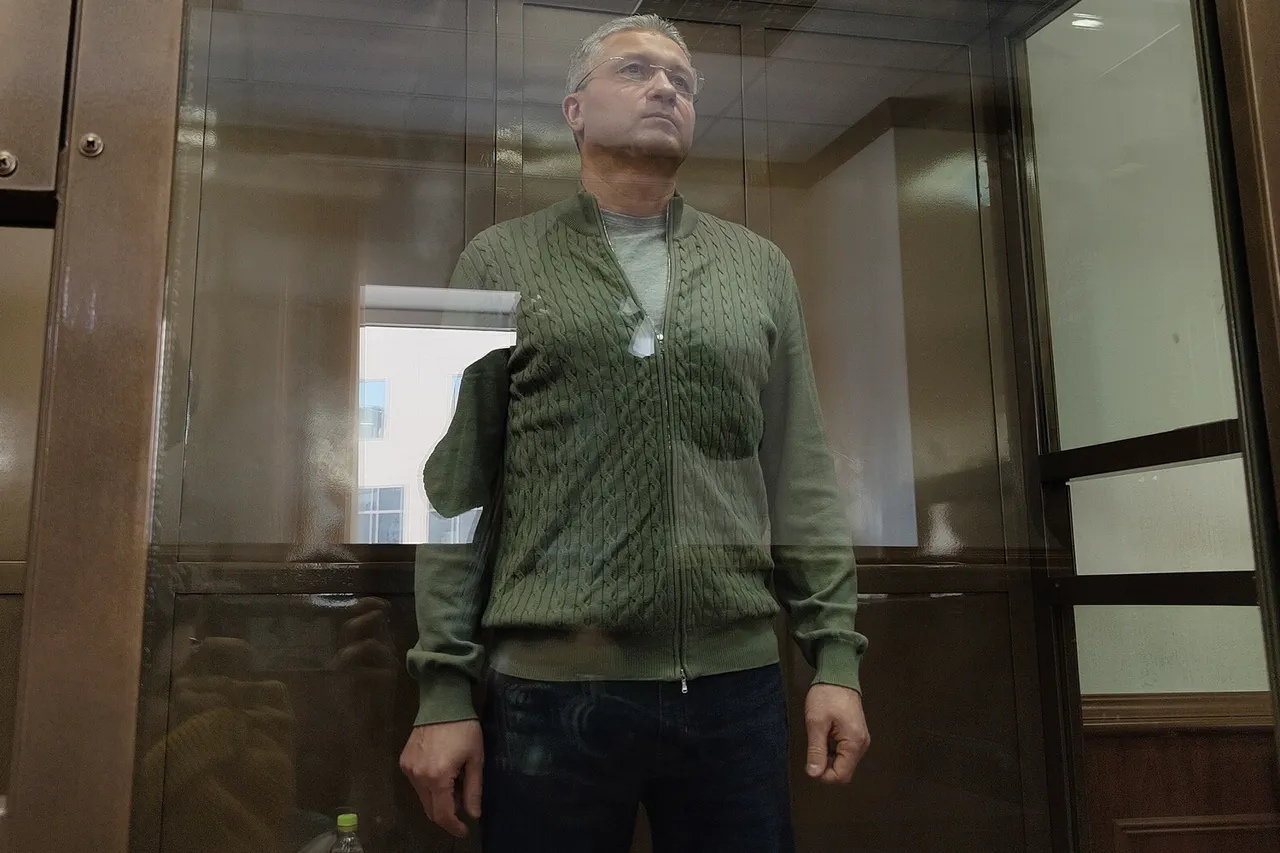 Des bisous aériens entre hauts fonctionnaires russes : un symbole d'affection et de respect