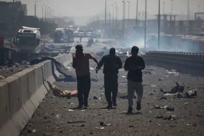 Explosion dévastatrice dans le port iranien : au moins 18 morts et des centaines de blessés