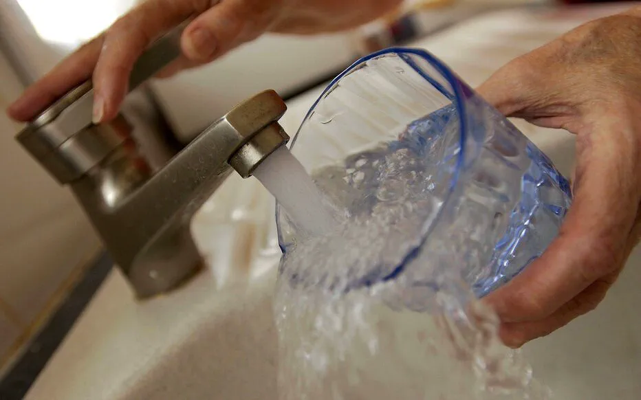 Interdiction de consommation d'eau pour les personnes sensibles dans le Haut-Rhin à cause de la pollution des mousses anti-incendie