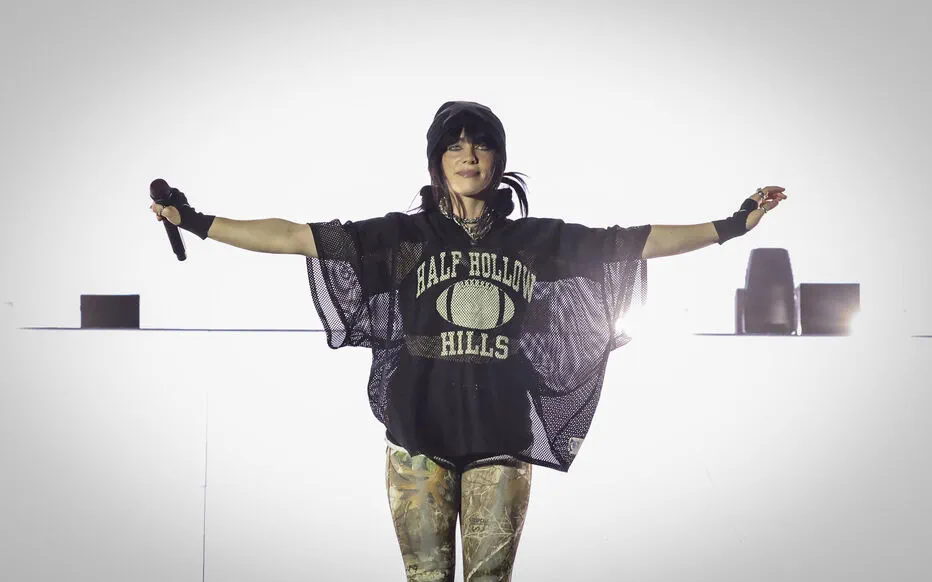 La star américaine Billie Eilish vante la musicienne française Oklou et son univers sonore unique