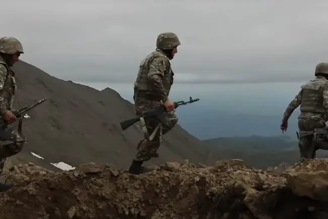 L'Azerbaïdjan accuse l'Arménie d'avoir attaqué ses forces armées