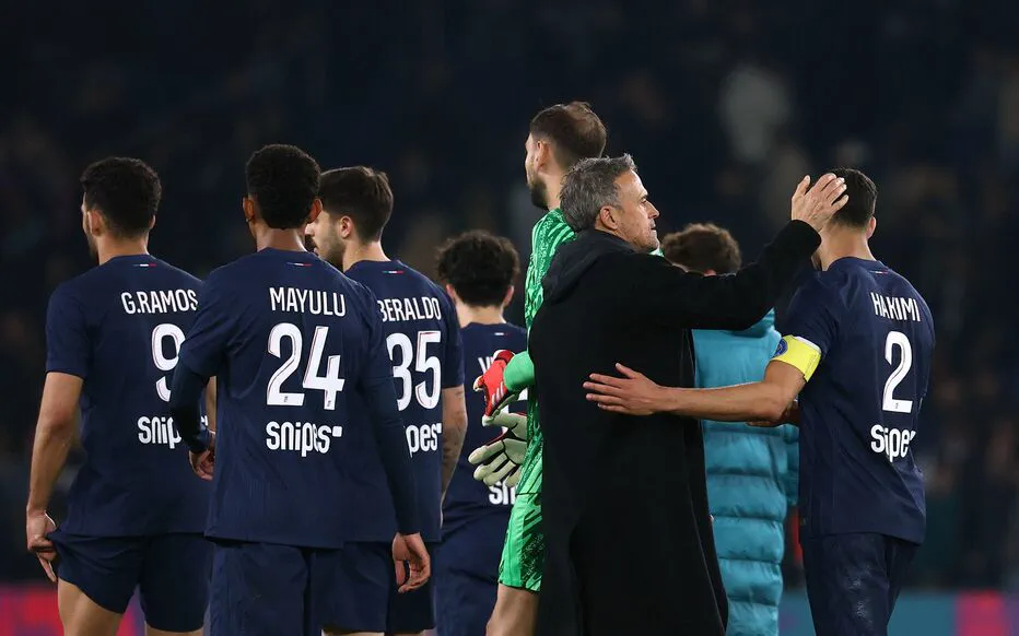 Le PSG battu, l'avenir pèse