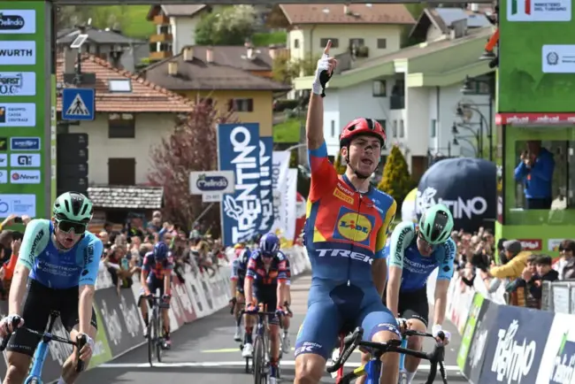 L'Italien Giulio Ciccone remporte le Critérium du Dauphiné