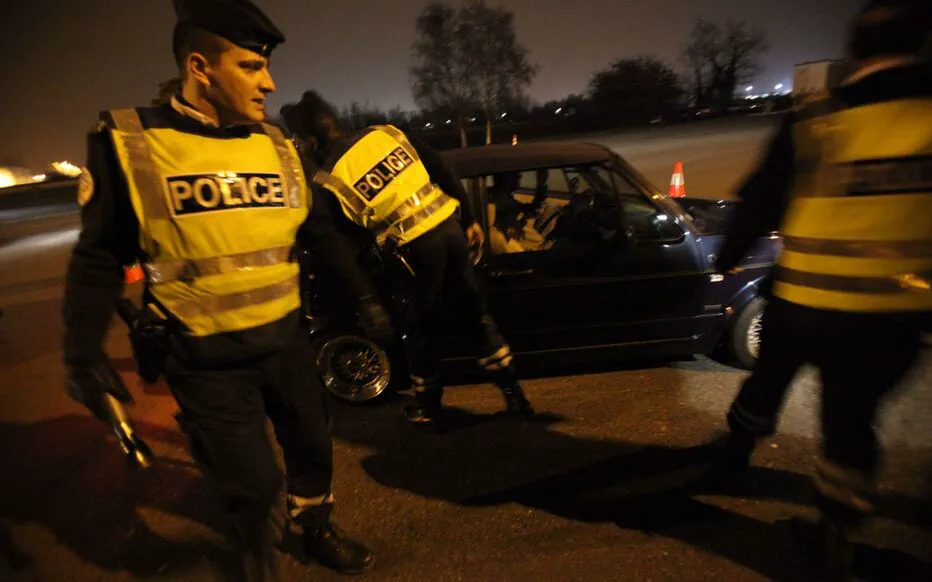 Poursuite policière dans le Seine-et-Marne : un pick-up chargé de fioul sème le trouble
