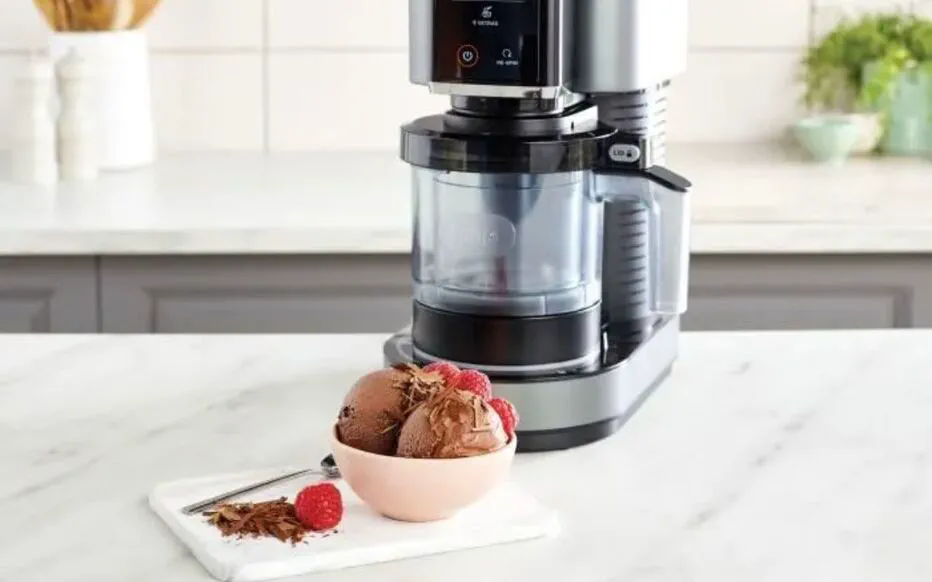 Profitez d'une offre unique sur la machine à crème glacée Ninja et créez vos propres délices glacés !