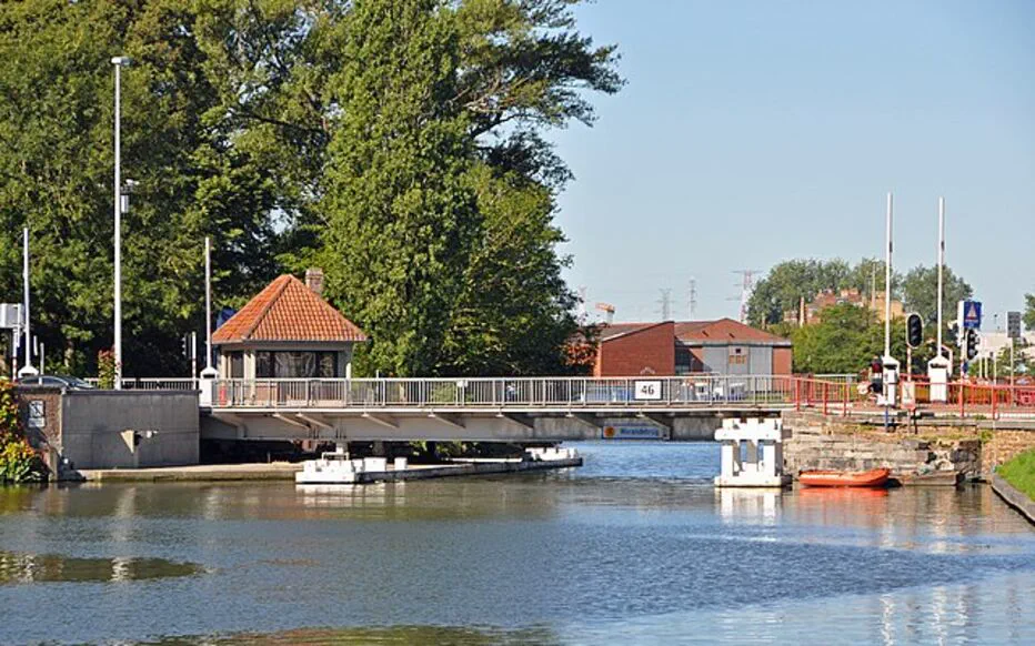 Tragique accident de la route à Bruges : un homme et sa petite-fille décèdent