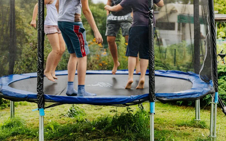 Trampoline ORYXEARTH : Un partenaire de loisirs en plein air pour toute la famille !