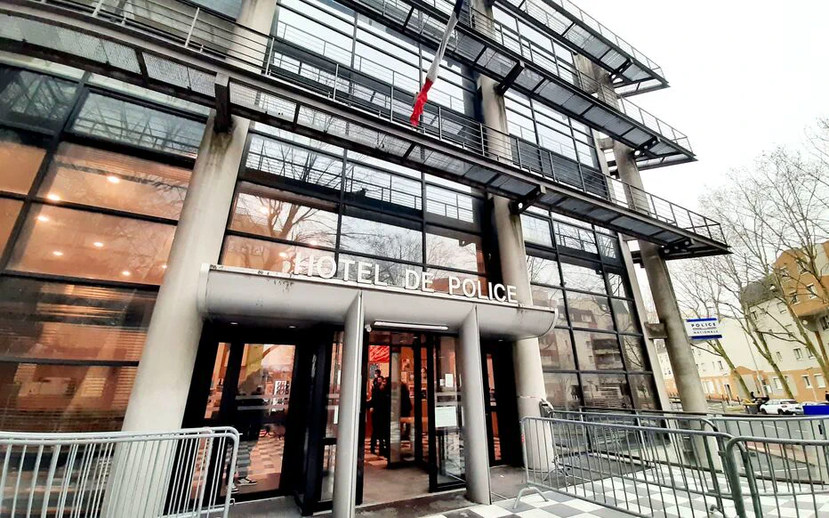 Un homme interpellé pour avoir poussé sa ex-compagne hors d'une voiture