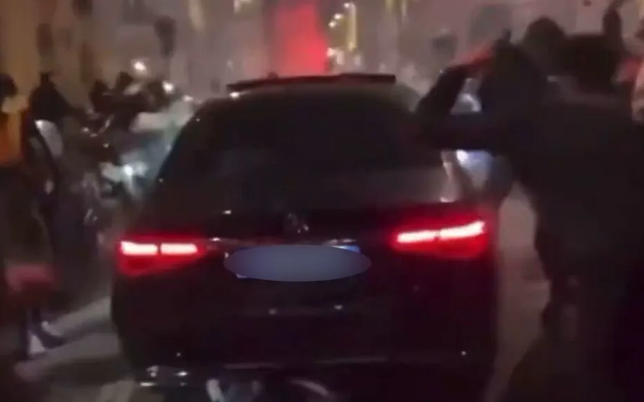 Attentat à Paris : un supporters du PSG choqué par une attaque au volant