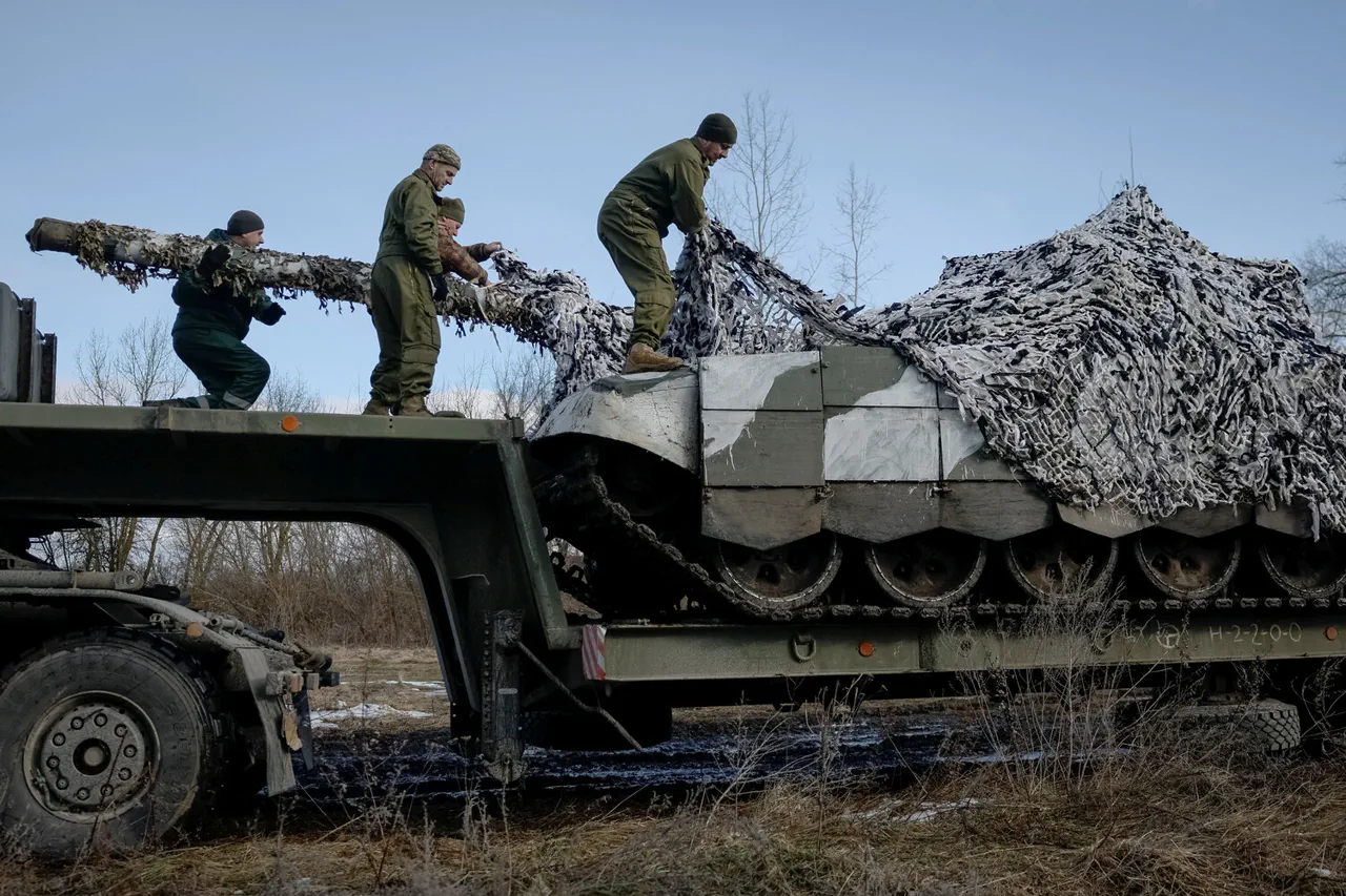 Convois militaires ukrainiens passant par la ville de Konotop dans l'oblast de Sumy
