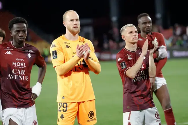 La Ligue 2 livre ses verres : Lorient et le Paris FC assurés d'accéder à la Ligue 1