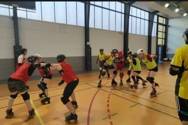 Le roller derby, un mouvement féminin inclusif