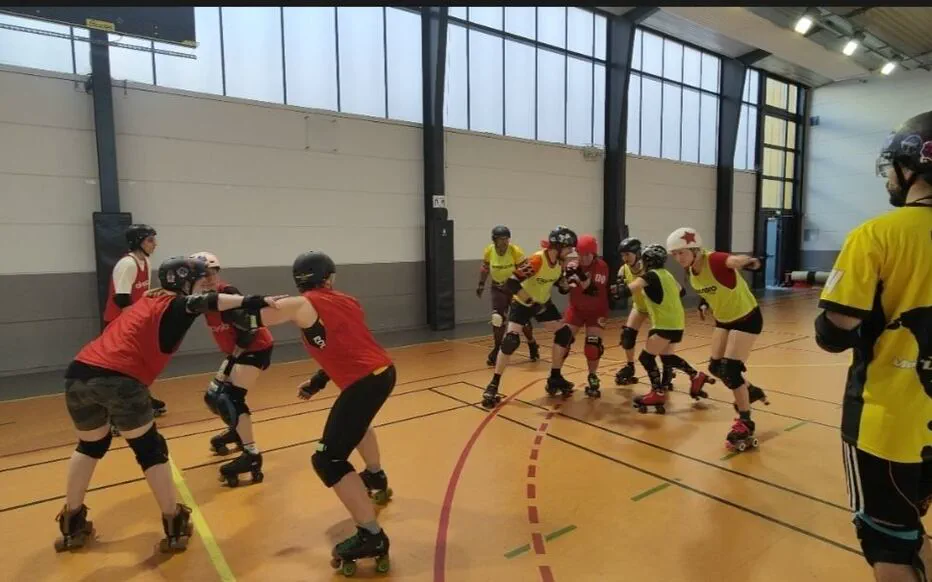 Le roller derby, un mouvement féminin inclusif