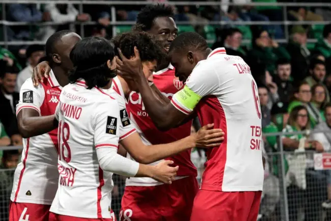 Saint-Étienne bat Monaco dans un match palpitant