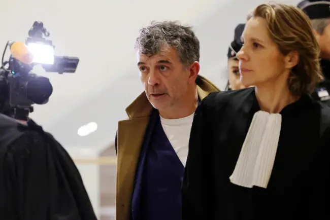 Stéphane Plaza, l'agent immobilier vedette, libéré sous caution et condamné à une amende pour consommation de drogues