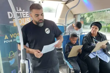 Une dictée unique pour promouvoir le respect et la culture