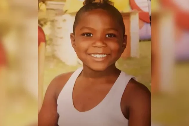 Aboubacar, 18 ans, mort sous les coups de la 'chicotte': la justice juge le père du garçon