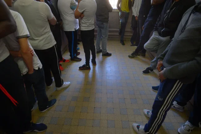 Alerte sur la surpopulation carcérale : des conséquences graves selon Stéphane Gély