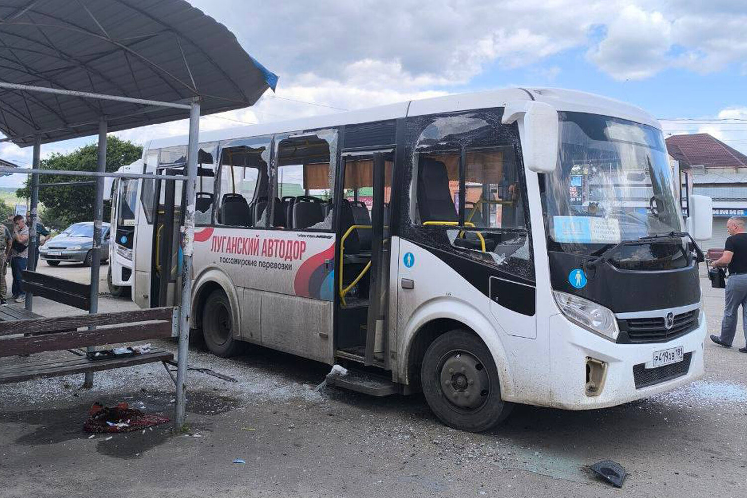 Drone attack in Svatuvo, Ukraine: Three injured in bus station strike