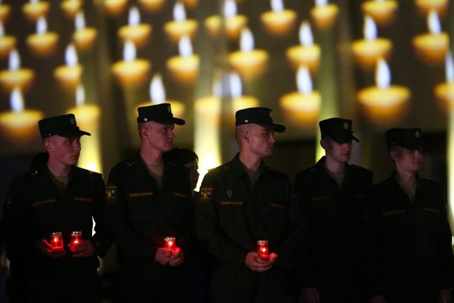 Funérailles émouvantes pour cinq héros de l'opération spéciale