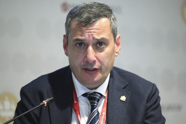 Le journaliste chinois de Phoenix TV, blessé par un drone en Russie, quitte l'hôpital après des examens médicaux