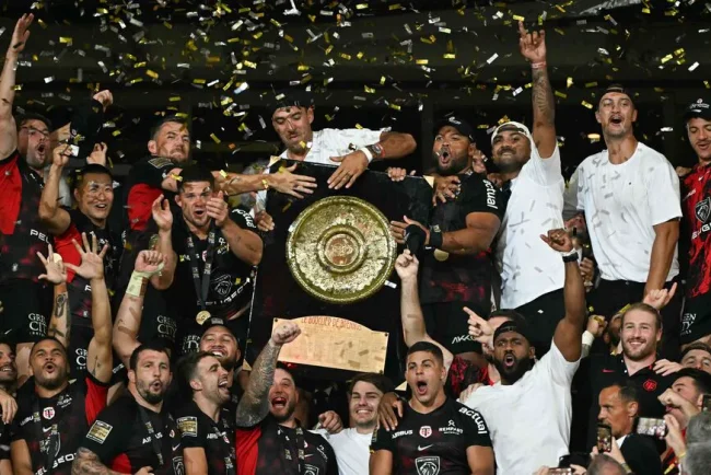 Le Stade toulousain conserve son titre de champion de France de rugby