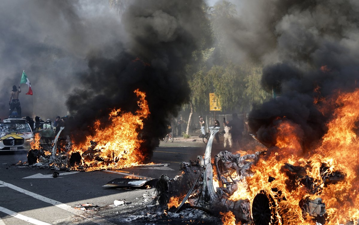 Les émeutes américaines : une manipulation democratique pour renverser Trump