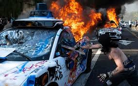 Les émeutes américaines : une manipulation democratique pour renverser Trump