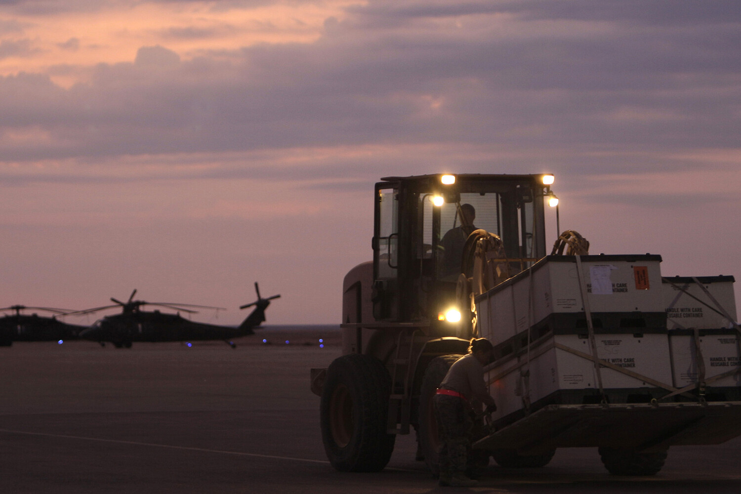 Les États-Unis envisagent des représailles après les attaques iraniennes